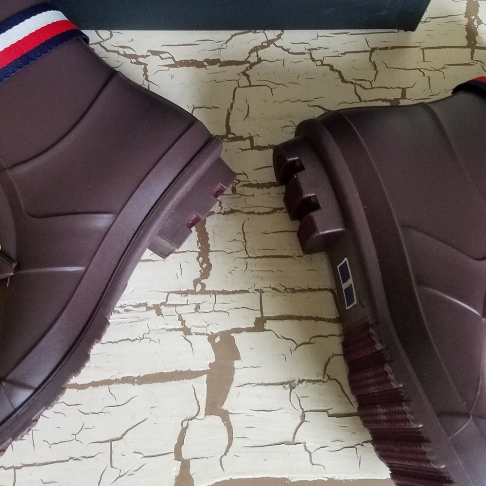 NEW Tommy Hilfiger 6 Waterproof Boot Red Trineti - Picture 13 of 13